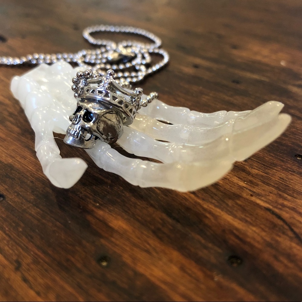 Handmade ✋🏼Tiny Skull with Crown Pendant Necklace